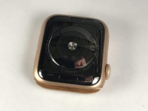 Wymiana tylnej szybky w Apple Watch Series 4 40 mm pict 4