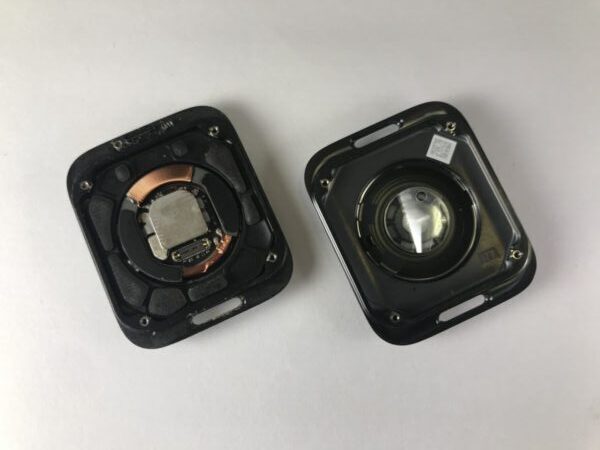 Wymiana tylnej szybky w Apple Watch Series 4 40 mm pict 3